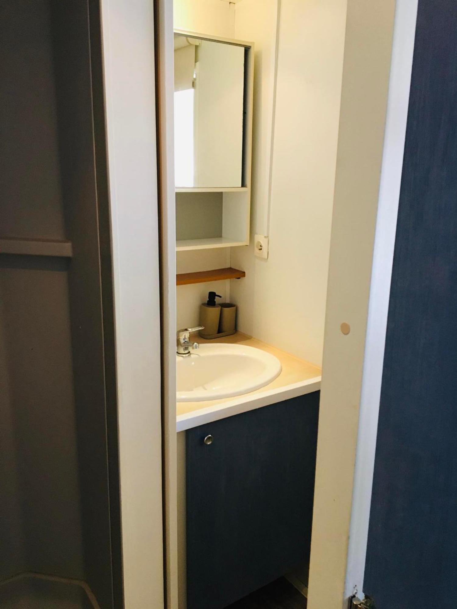 Mobil-Home Avec Grand Jardin Serignan Luaran gambar